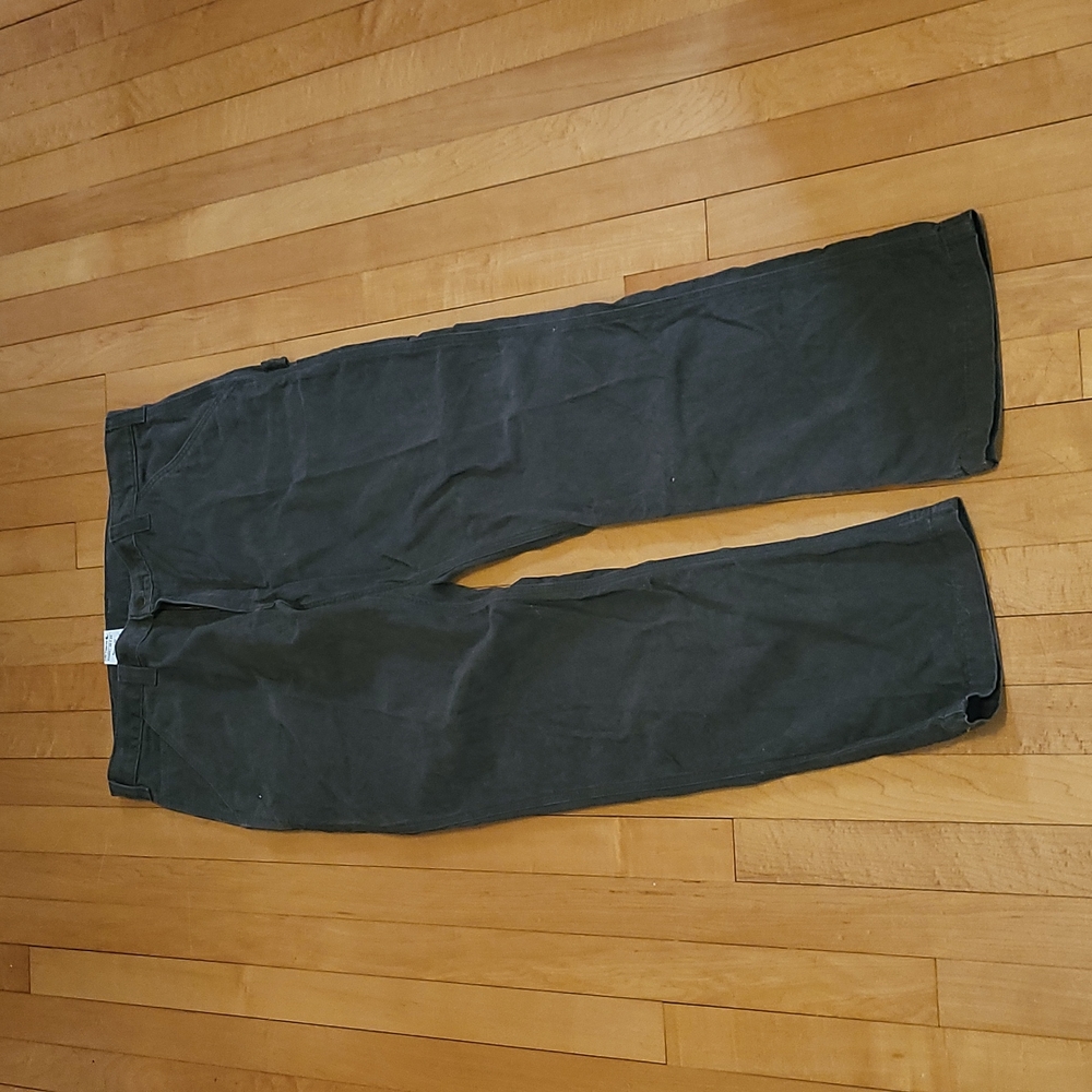 Carhartt cargo painter pants. 36 x 32